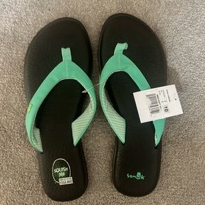 NWT Sanuk Flip Flops Teal